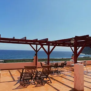 apartamentos-playa-hermigua.in-canary-islands.com/