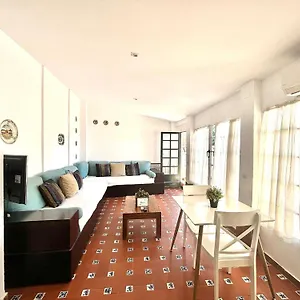 apartamentos-plaza-de-santa-cruz.es-andalucia.com/